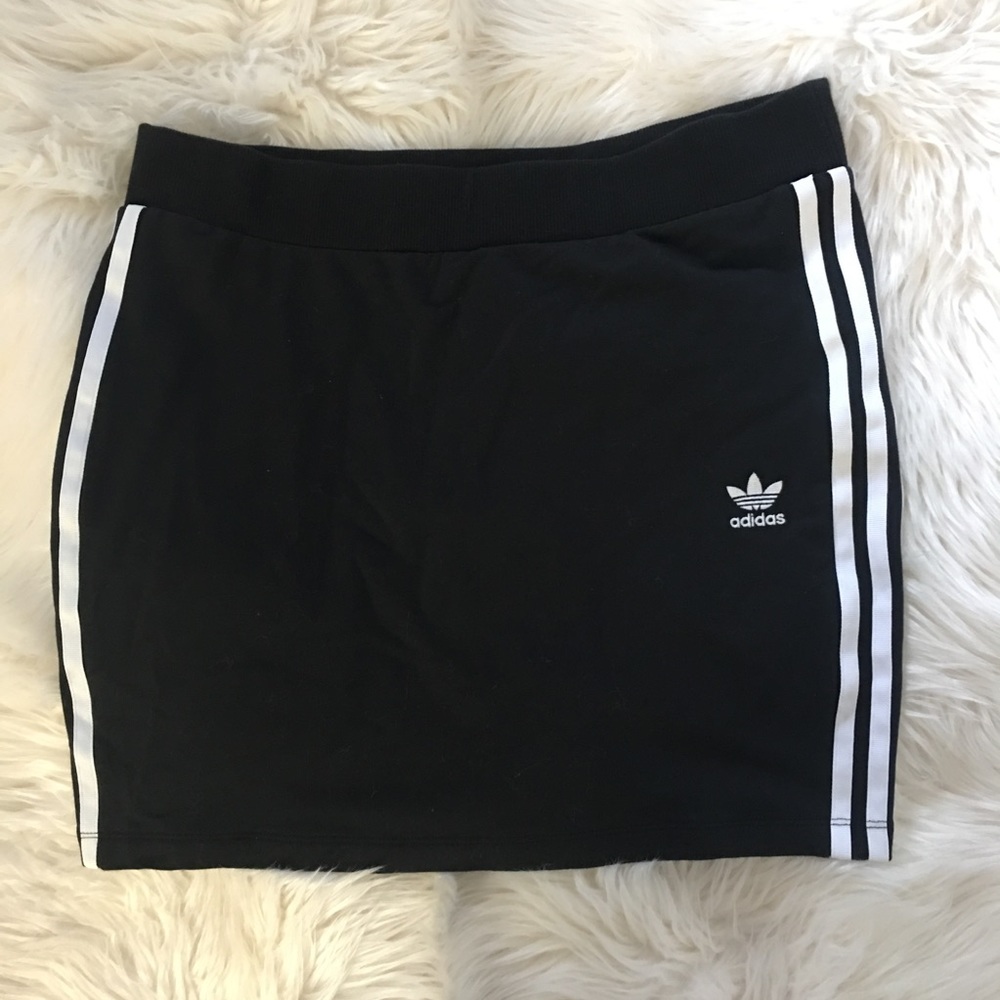 Adidas mini skirt medium